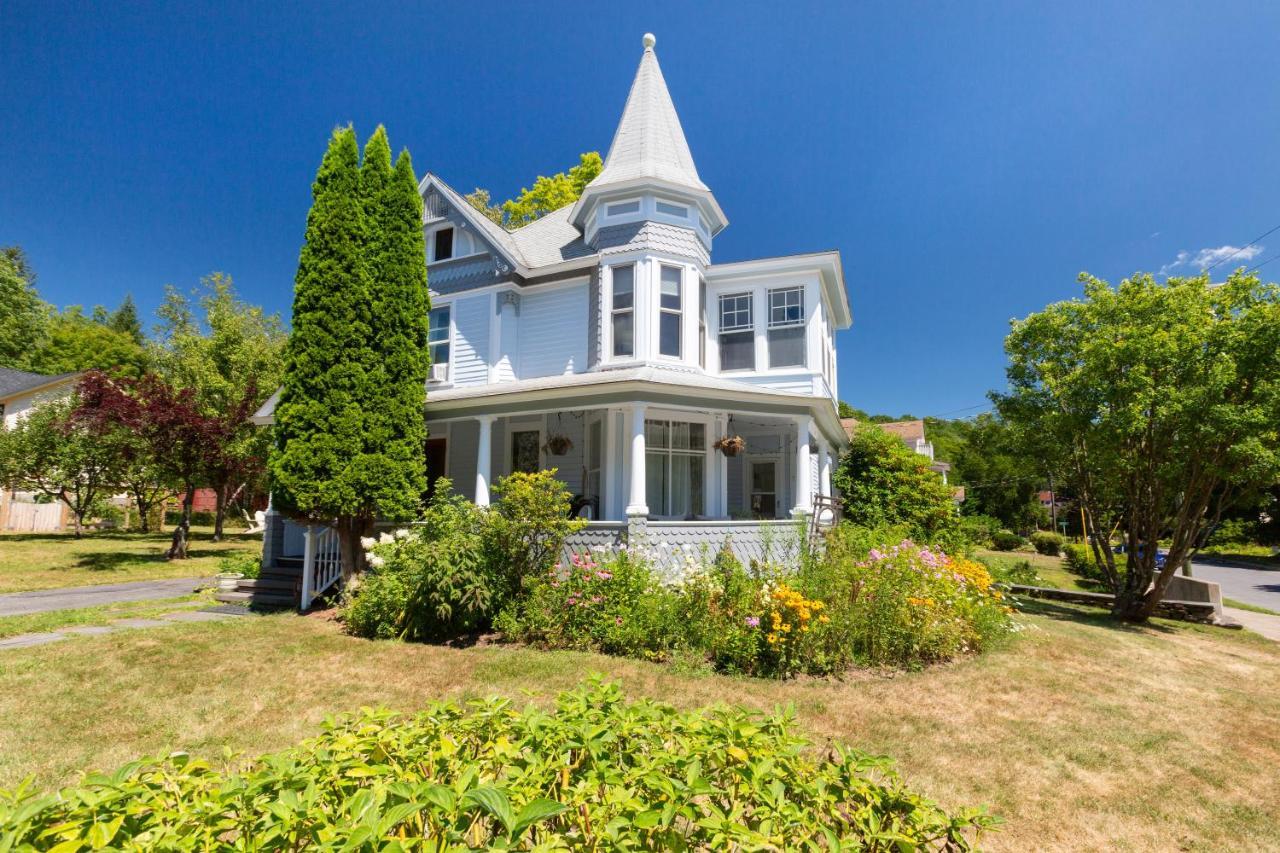 Streamside Victorian Margaretville Exterior foto